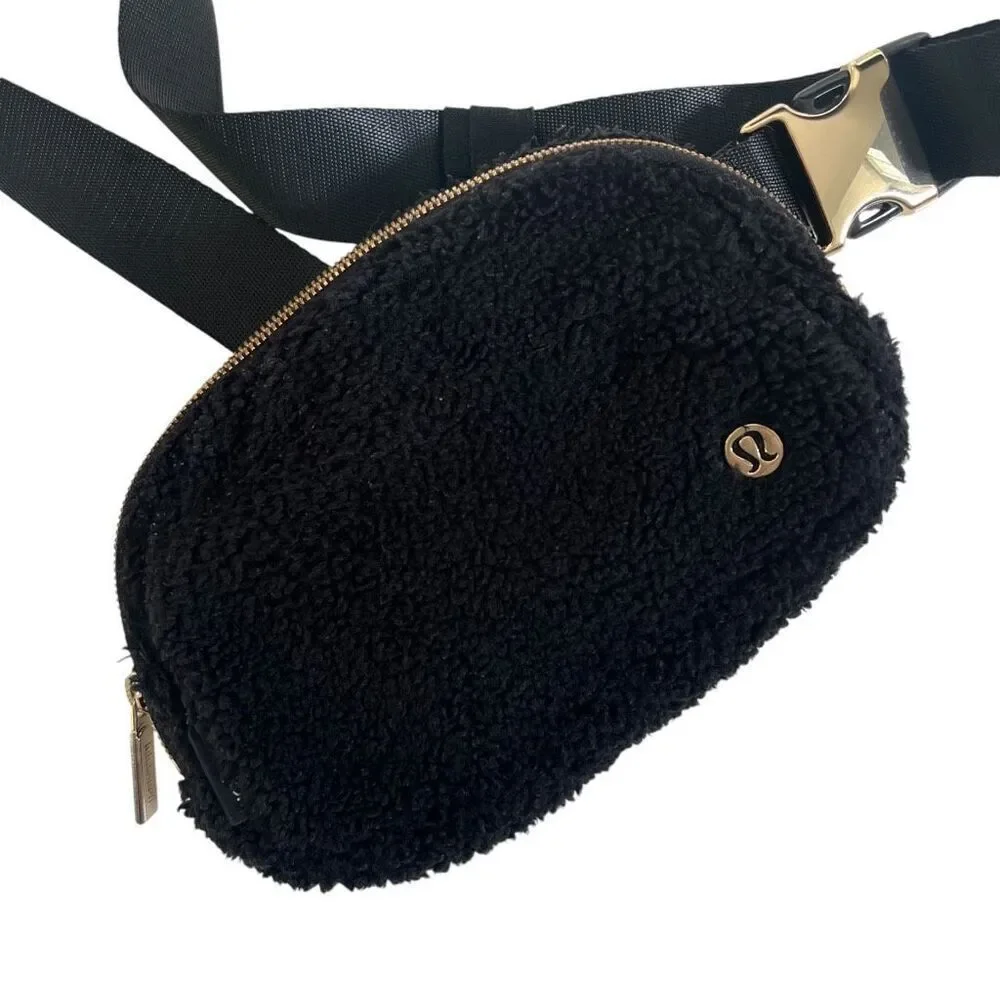 Lululemon‎ Everywhere Belt Bag 1L *Fleece